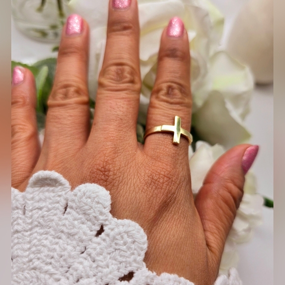 ❤️ GOLDEN SW CROSS STERLING SILVER RING - Picture 2 of 5